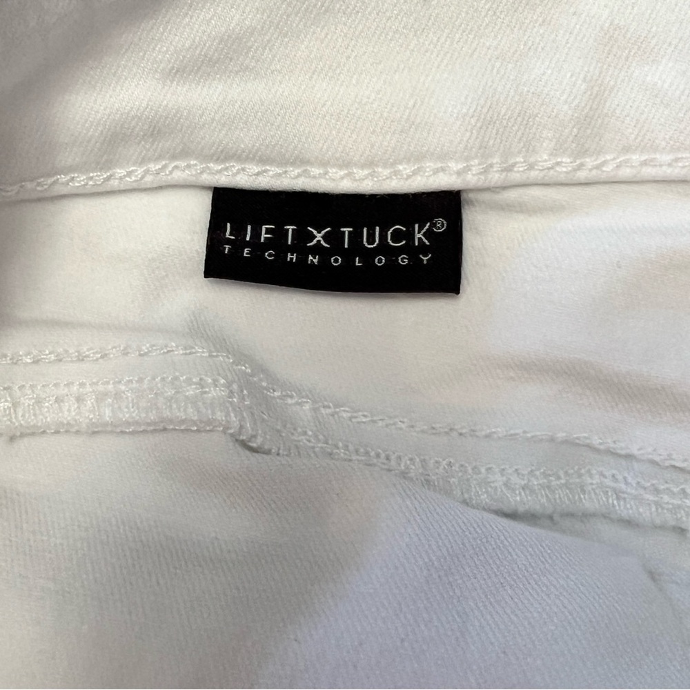 NYDJ white denim stretch Bermuda shorts size 14 - Picture 9 of 10